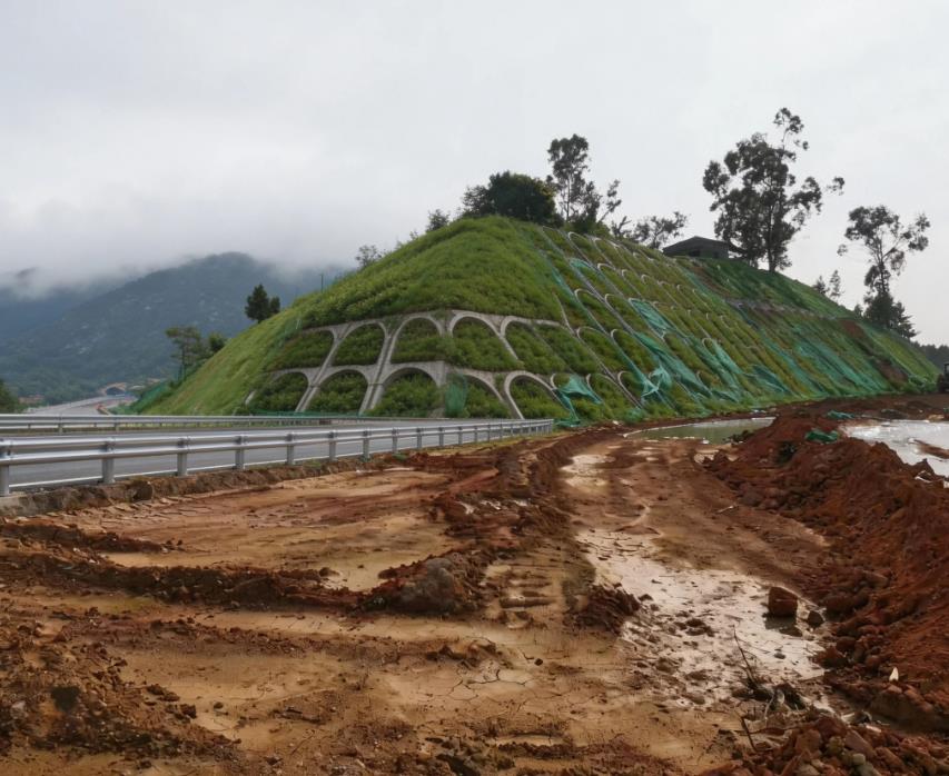 连山边坡绿化工程
